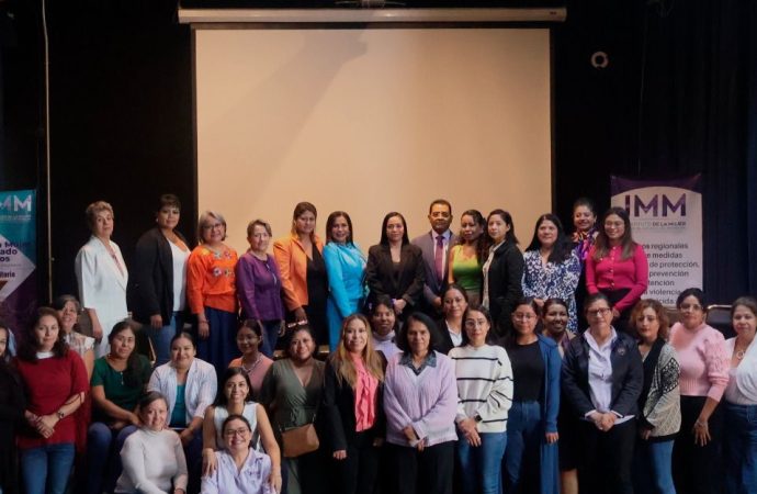 Titulares de instancias municipales e Instituto de la Mujer de Cuernavaca respaldan la labor del IMM durante la clausura del curso “Órdenes de Protección”