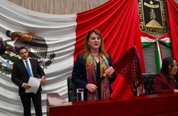 ANTE EL CONGRESO DEL ESTADO, RINDE PROTESTA MARGARITA GONZÁLEZ SARAVIA COMO GOBERNADORA CONSTITUCIONAL DE MORELOS