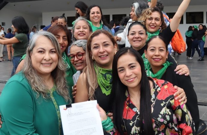 Acompaña IMM a la entrega de Iniciativa para la despenalización del Aborto en Morelos