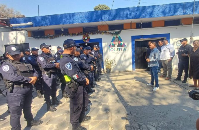 ALCALDE DE JOJUTLA ATIENDE A ELEMENTOS DE LA POLICÍA MUNICIPAL; SE ANALIZA EL TEMA SALARIAL