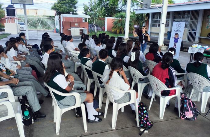 fotonota 409 TUJPA promueve la prevención del delito en estudiantes de Puente de Ixtla