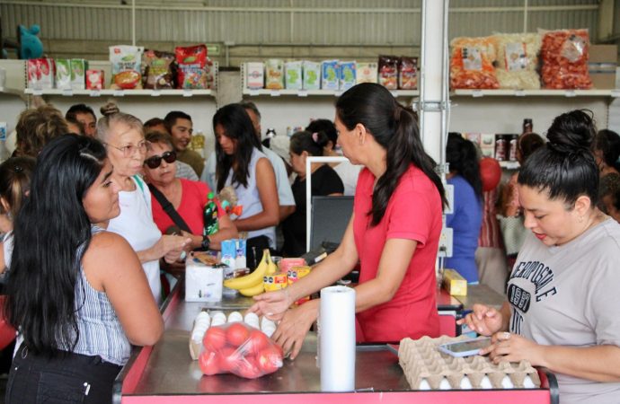 Inauguran en la comunidad de Chacampalco la Tienda del Bienestar.
