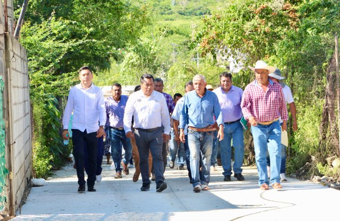 Se inaugura obra de pavimentación con concreto hidráulico en la comunidad de La Era.