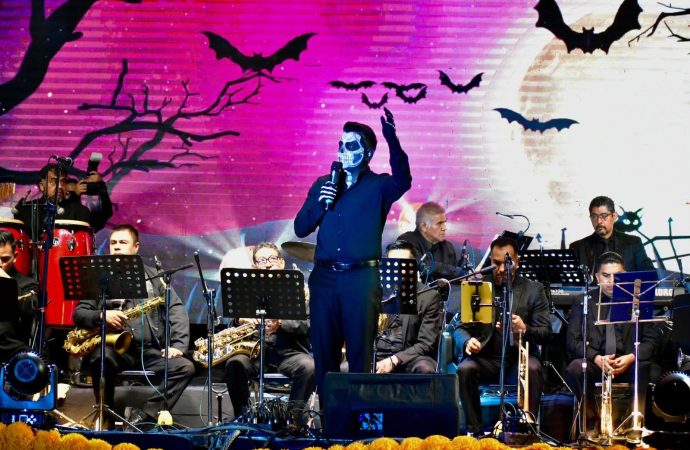 NOCHE MÁGICA EN XOCHITEPEC: FLOR AMARGO Y LA BIG BAND BRILLARON EN EL FESTIVAL DE DÍA DE MUERTOS