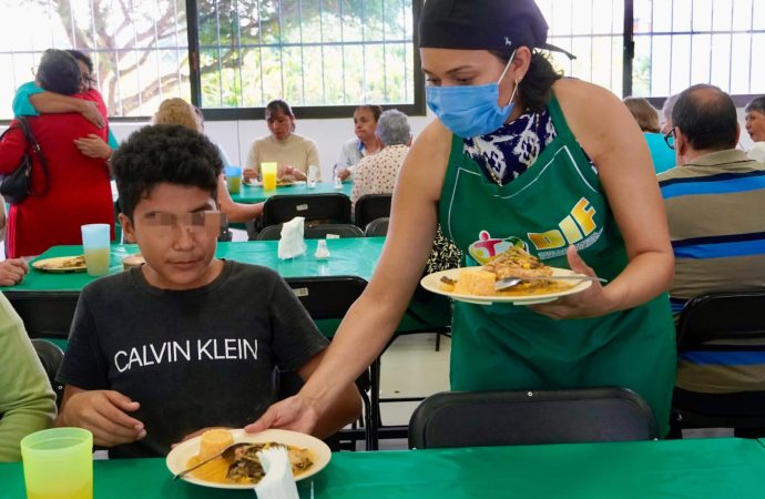 PRESENTA YARELI CÁRDENAS MALDONADO RESULTADOS DEL PRIMER AÑO DEL DIF EMILIANO ZAPATA