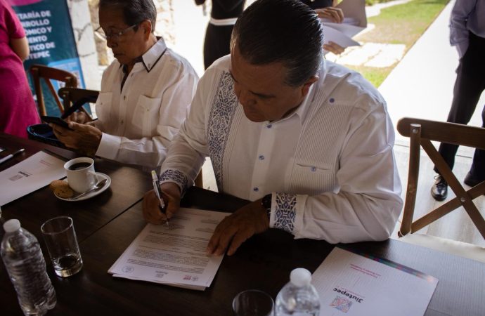 Gobierno y sector empresarial fortalecen alianzas en Jiutepec con firma de convenio
