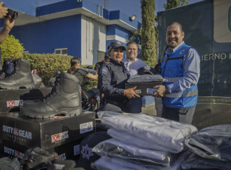 ENTREGA ISRAEL PIÑA LABRA, UNIFORMESY SEGURO DE VIDA PARA POLICÍAS DE TEMIXCO