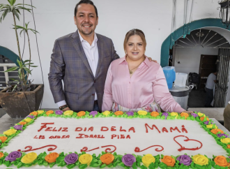 Reconoce Israel Piña la labor de las madres trabajadoras del Ayuntamiento