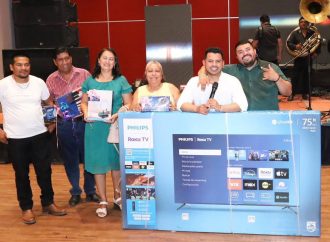 RECONOCIMIENTO Y ADMIRACIÓN: CELEBRA “CHALO” FLORES A MAESTRAS Y MAESTROS DE XOCHITEPEC