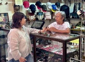 La diputada federal Meggie Salgado recorre elMercado 18 de Septiembre y refrenda suapoyo al comercio local