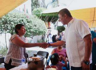 RATIFICAN FAMILIAS DE TEOPANZOLCO CERCANÍA CON JAVIER BOLAÑOS DURANTE FIESTAS PATRONALES