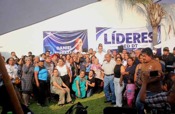 Diputado local Daniel Martínez Terrazas se reúne con lideresas y líderes de colonias en Cuernavaca